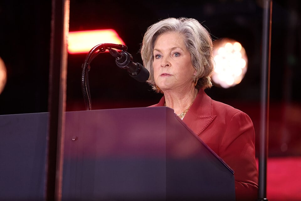 Susie Wiles, la prochaine « victime » : pourquoi la présence des femmes s'amenuise dans l'administration Trump ?