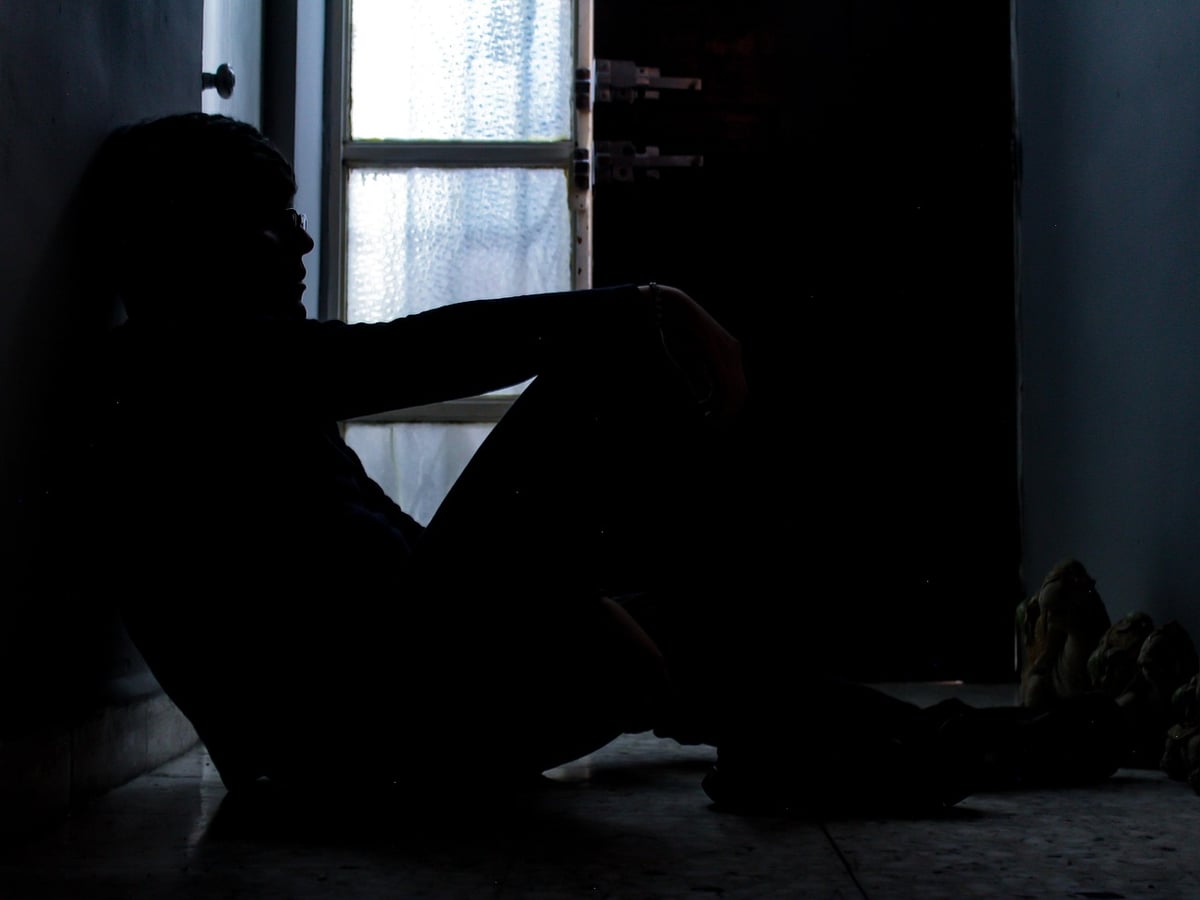 waiting for you, sad, sadness, depression, only, woman, tired, cry, person, poverty, lonely, teen, loneliness, desperate, concern, depressed, pain, farewell, people, emotion, despair