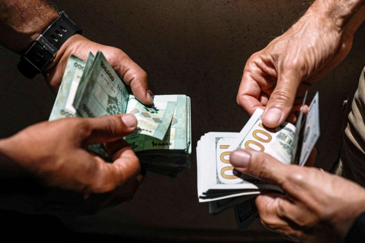 لا داعي للهلع... الليرة ممسوكة بخيوطٍ عنكبوتية