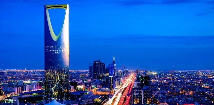 السعودية تشترط التطعيم ضد كورونا لدخول أي منشأة حكومية أو خاصة أو استخدام النقل العام