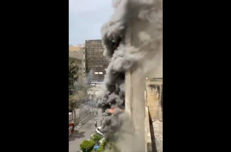 بالفيديو: حريق كبير خلف ثكنة الحلو في بيروت
