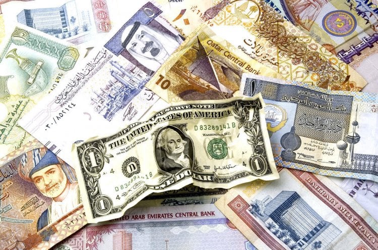 عجز مالي بمعظم دول الخليج هذا العام