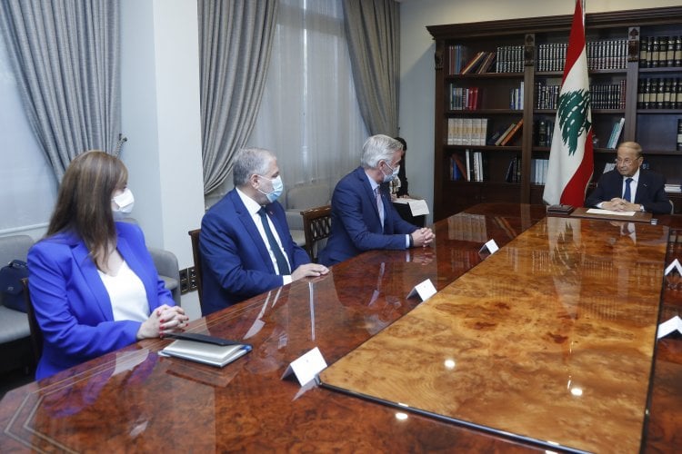 عون أشاد بجهود رئيس بعثة الصليب الأحمر الدولي في لبنان خلال زيارة وداعية