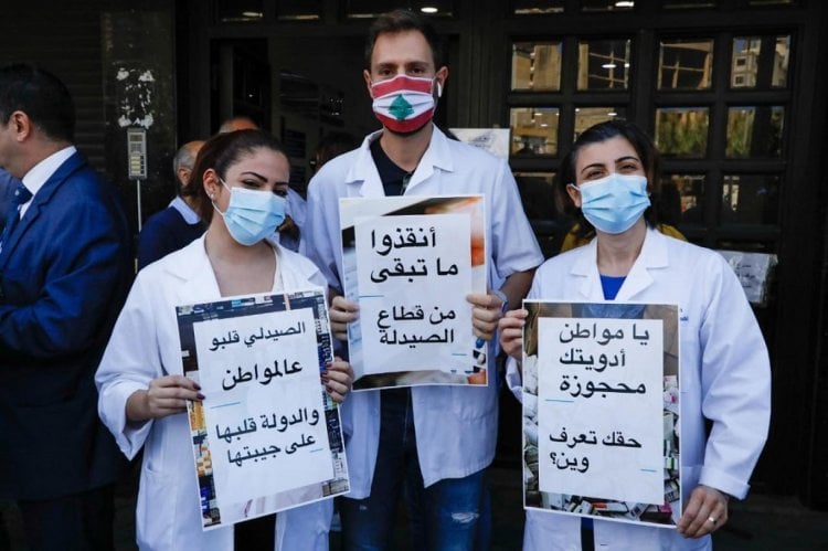 أزمة الدواء تتفاقم في لبنان وتحذير من توقف الصيدليات والعمليات في المستشفيات