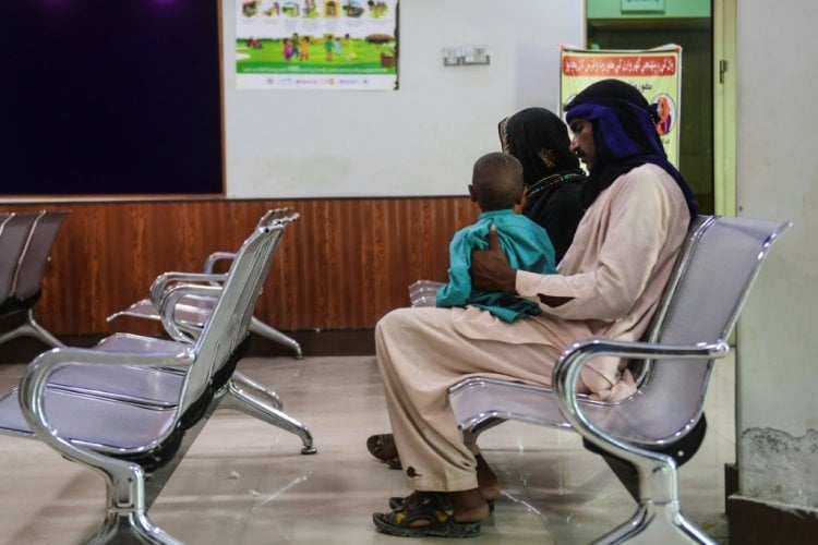 أطفال فقراء يدفعون ثمن موجة جديدة من الإيدز في باكستان