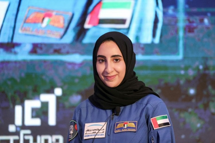 إماراتية تتدرب لتصبح أول رائدة فضاء عربية