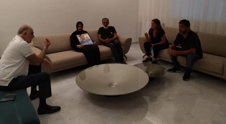 تجمع أهالي شهداء انفجار المرفأ في ساحة الشهداء وأمام منزل المشنوق وفهمي: ليتوقّعوا المفاجآت ولرفع الحصانات
