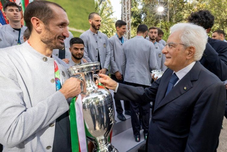 الرئيس الإيطالي يكرم منتخب بلاده بطل أوروبا