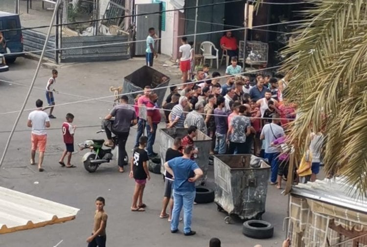 قطع طرقات في مناطق لبنانية إحتجاجا على انقطاع المازوت