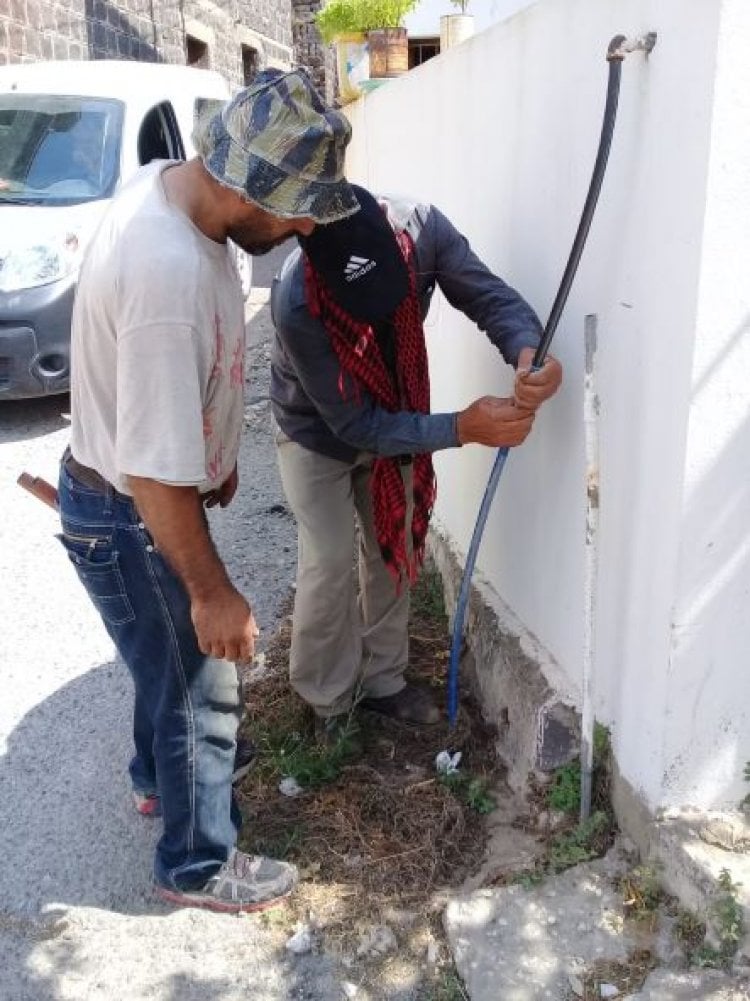 الكشف على عيارات المشتركين في بلدة رماح ووضع اختاما جديدة
