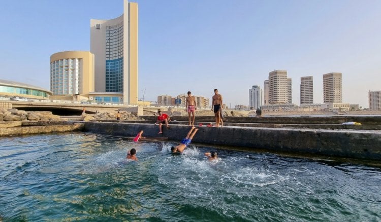 تلوث "كارثي" يضرب شواطئ ليبيا