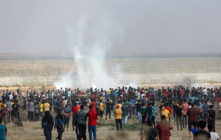 بالفيديو: فلسطينيون يحطمون مسيرة اسرائيلية