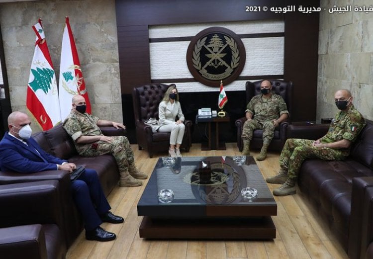 قائد الجيش استقبل السفيرة الإيطالية