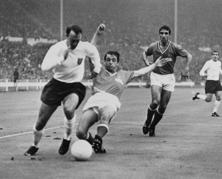 وفاة المهاجم الأسطوري الإنكليزي جيمي غريفز بطل العالم 1966
