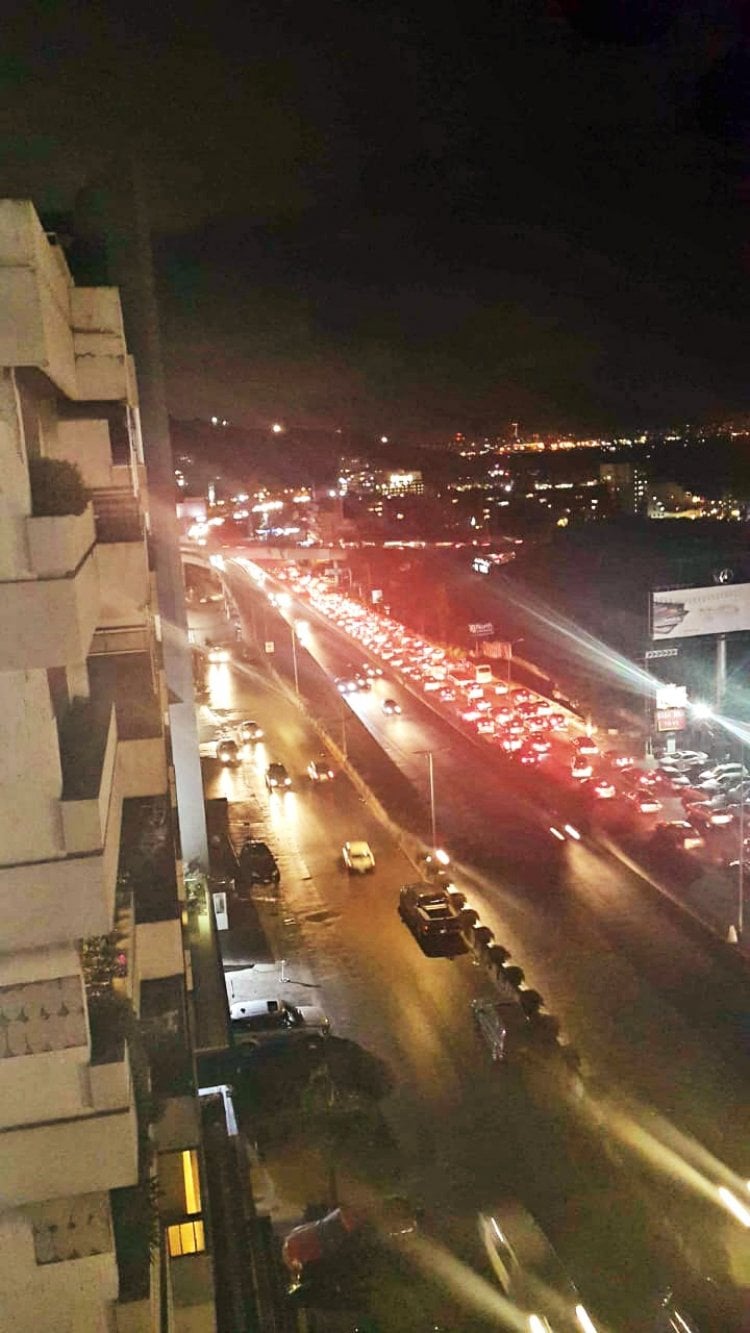 إقفال المسلك الغربي لأوتوستراد زوق مصبح