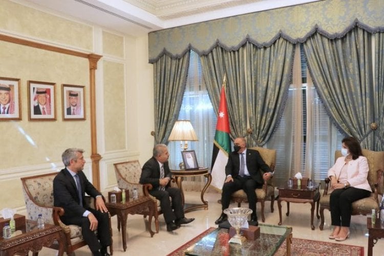 اجتماع وزاري أردني لبناني سوري في عمان بحث في خطة زمنية لاعادة تشغيل خط الربط الكهربائي... فياض: اتفقنا على خارطة طريق تذلل العقبات الفنية