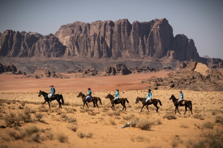 سباق خيل بطولي عبر صحراء وادي رم جنوب الأردن