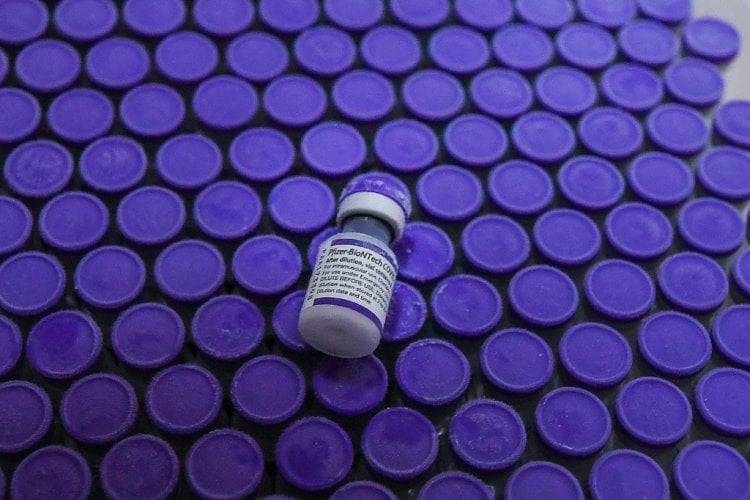 كم بلغت الايرادات السنوية لفايزر من اللقاح المضاد لكوفيد ؟