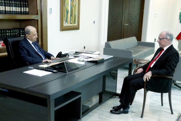 رئيس الجمهورية عرض مع وزير الدفاع الاوضاع الامنية في البلاد