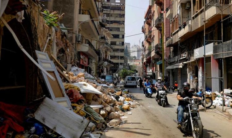 توزيع 125 ألف دولار لمتضررين من انفجار المرفأ