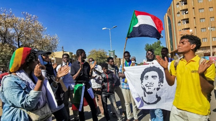 آلاف السودانيين يتظاهرون من جديد ضد الحكم العسكري في ظل انتشار أمني مكثف