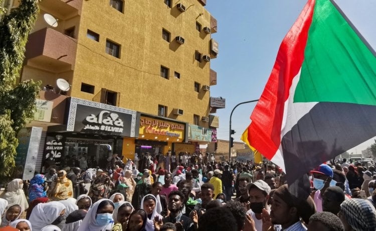 ممثل الأمم المتحدة في السودان يطلق محاثات لحل الأزمة السياسية
