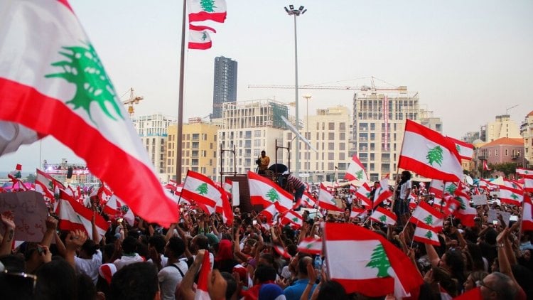 حلول الحكومة تفشل في إعادة موظفي القطاع العام إلى عملهم