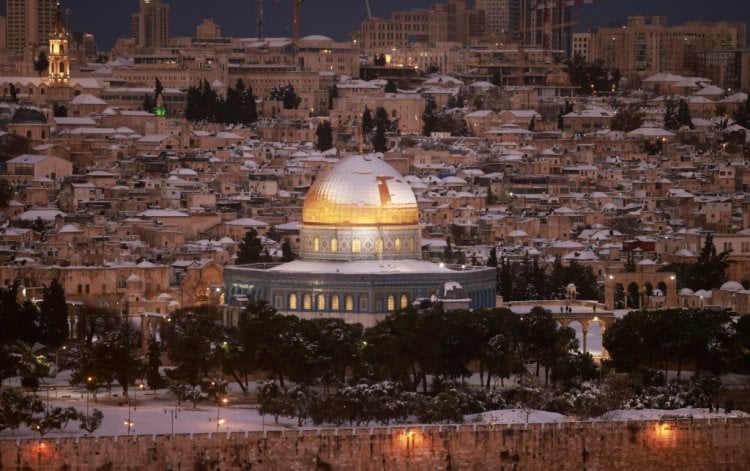 ثلوج تغطي القدس والضفة الغربية