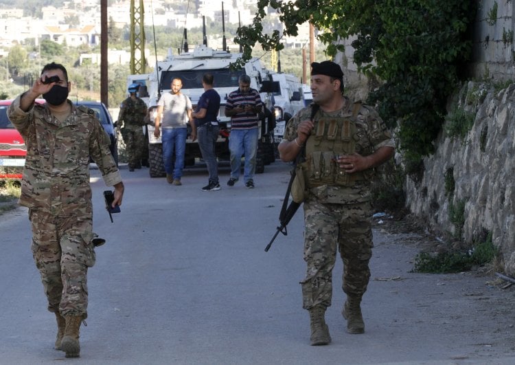 الجيش: تمارين تدريبية وتفجير ذخائر في مناطق عدة