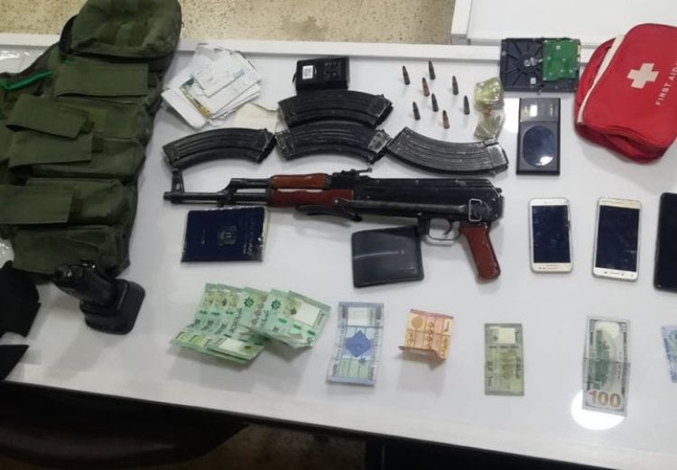 دهم منازل وتوقيف مطلوبين في منطقة الشراونة .. وهذا ما تم ضبطه