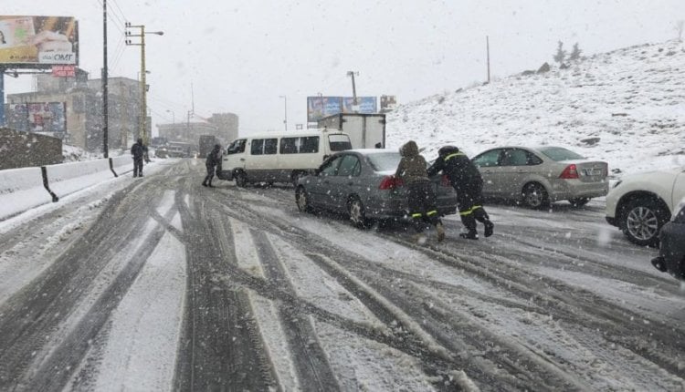 بالفيديو: الثلوج على ضهر البيدر