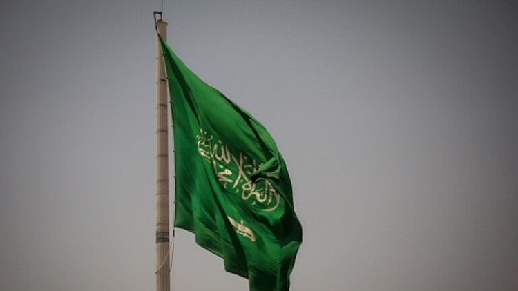 أمراء سعوديون يبيعون أصولهم بالخارج بعد أن جفف بن سلمان منابعهم