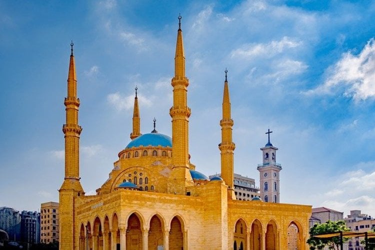 بالصور: صلاة عيد الفطر في مسجد محمد الأمين بحضور ميقاتي وشخصيات سياسية