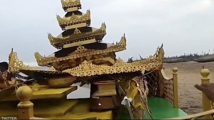 بعد الإعصار.. عربة ذهبية غامضة تظهر على الساحل الهندي
