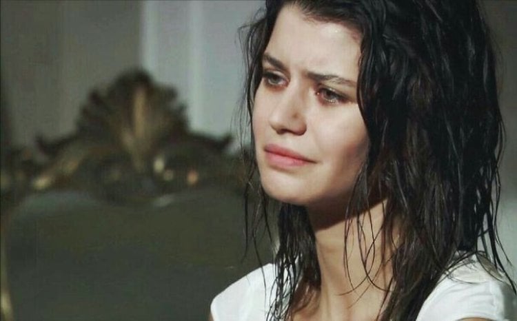 مشهد وفاة بيرين سات في مسلسل "العشق الممنوع" يتصدّر الترند
