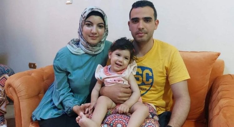 بعد جمع مليوني دولار.. والدة الطفلة رقية توجه رسالة للمصريين