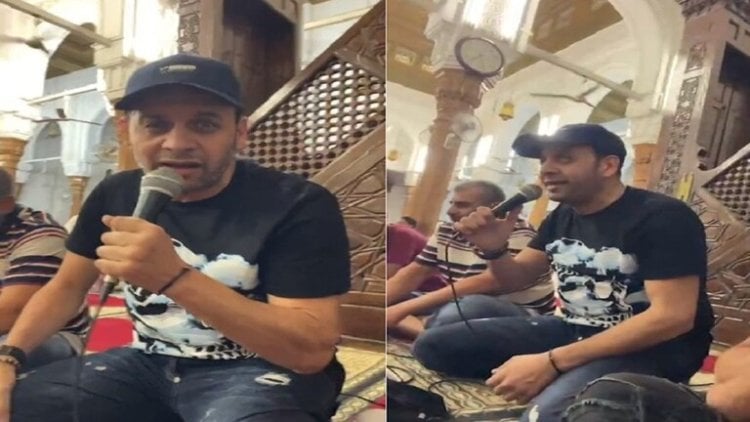 في أول أيام عيد الأضحى.. مصطفى قمر يكبر من المسجد (فيديو)