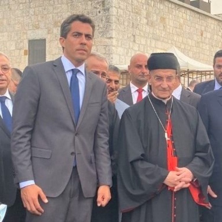البطريرك في دارة الياس الخازن... زيارة لافتة في التوقيت والمضمون