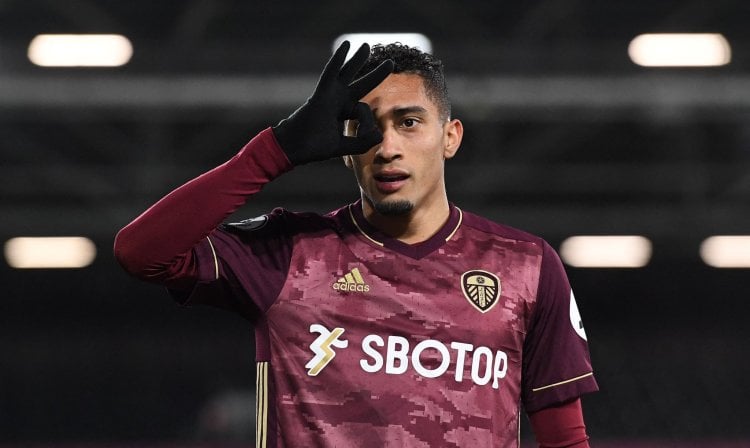برشلونة يعلن رسميا اتفاقه مع ليدز يونايتد لضم رافينيا