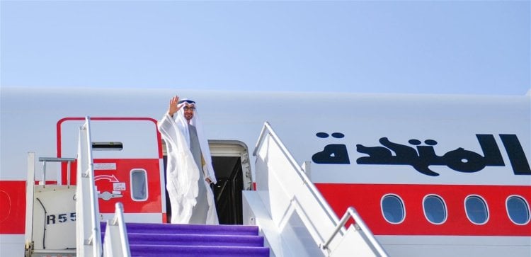 رئيس الإمارات يصل إلى باريس: لقاء مع ماكرون وتوقيع صفقات في مجالات الطاقة والنقل