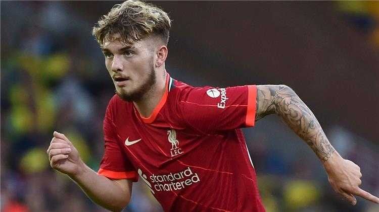 "صغير ليفربول" يمدد ارتباطه مع النادي بعقد "طويل الأمد"