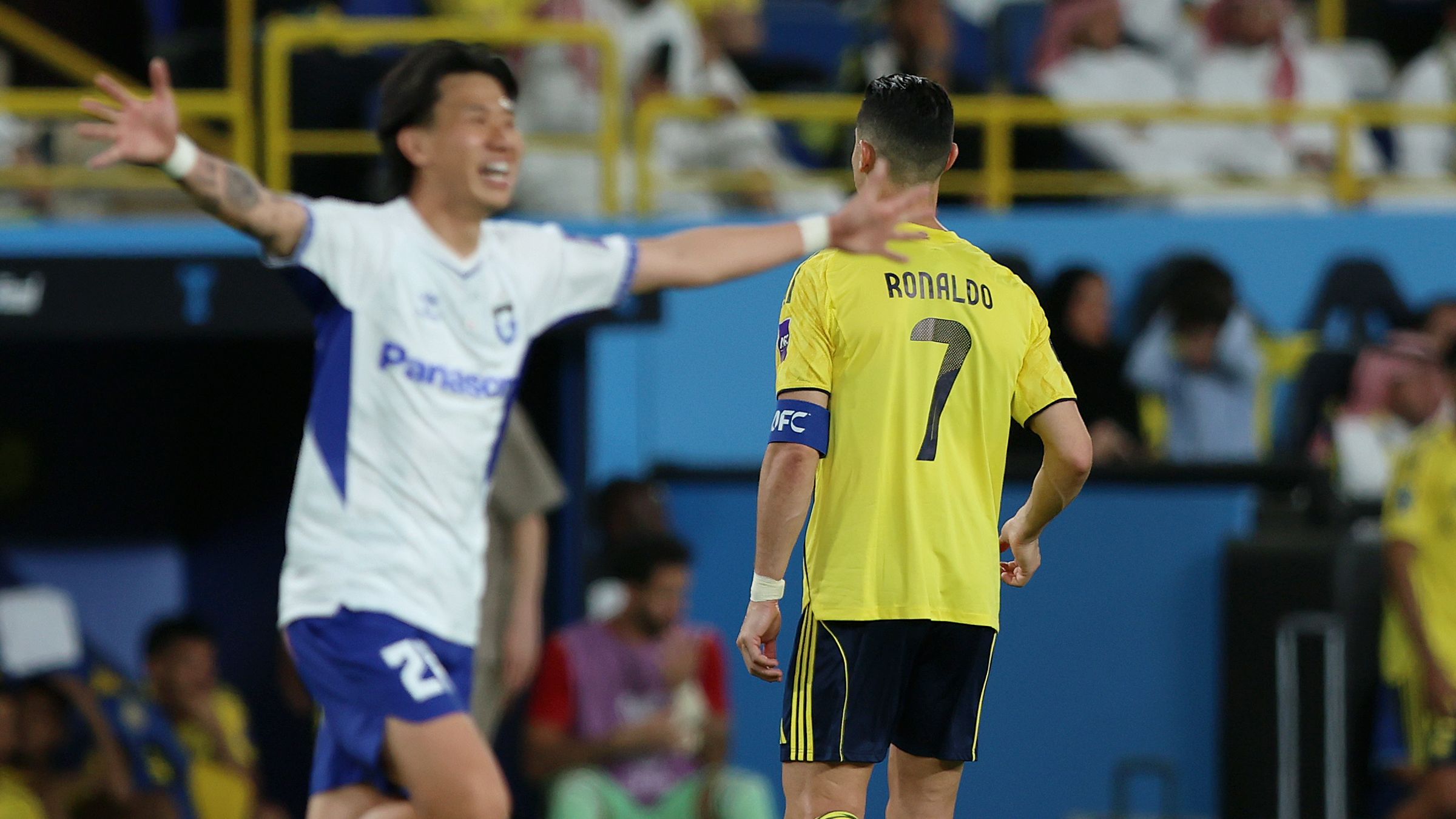 كم بطولة خسرها رونالدو مع النصر؟